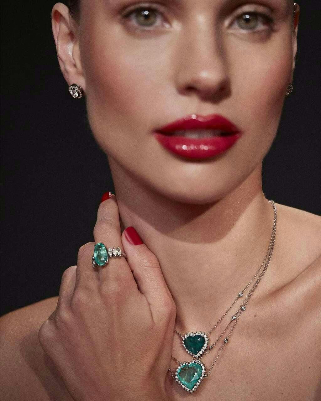 accessories diamond gemstone jewelry pendant necklace cosmetics lipstick