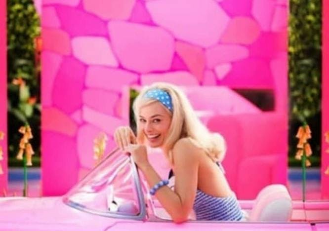 Margot Robbie nas gravações de "Barbie"