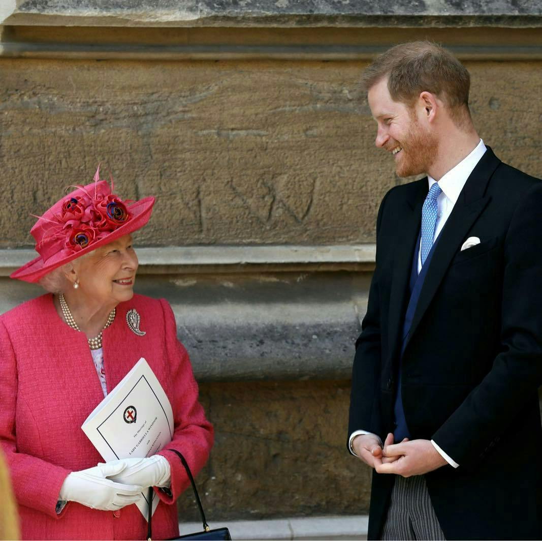 Rainha Elizabeth II e príncipe Harry