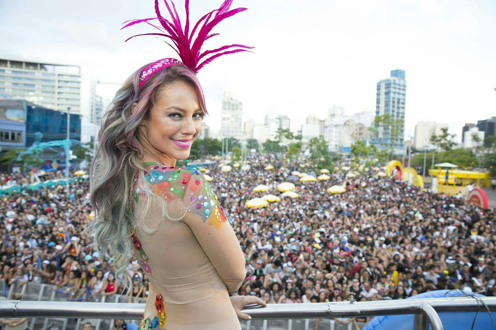 Paola Oliveira-Carnaval-Bloco da favorita