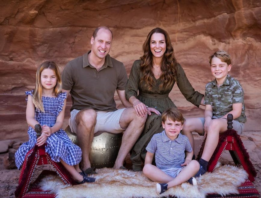 Kate Middleton e príncipe William com os filhos George, Charlotte e Louis (Foto: Divulgação)