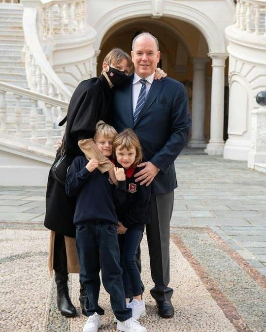 Princesa Charlene, Príncipe Albert e filhos