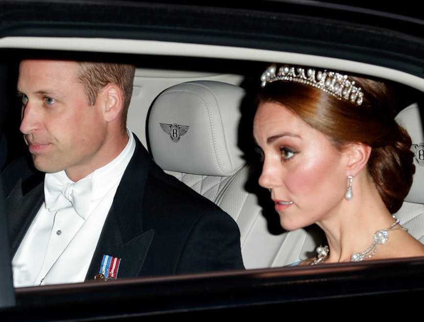 Kate Middleton usando tiara