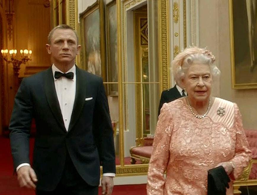 Daniel Craig e a rainha Elizabeth II (Foto: reprodução)