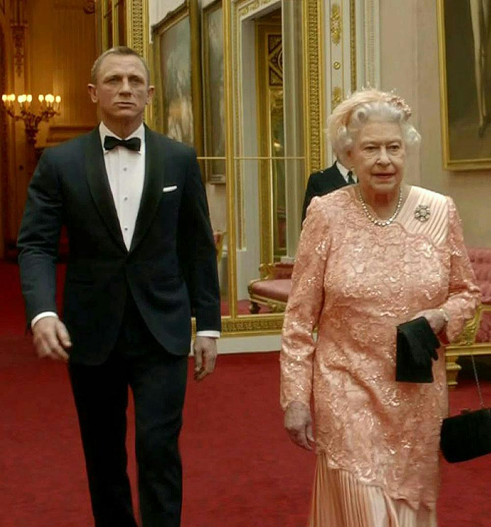 Daniel Craig e a rainha Elizabeth II (Foto: reprodução)