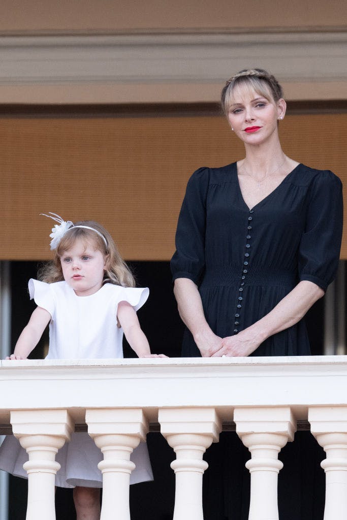 Princesa Charlene de Mônaco e sua filha, princesa Gabriella (Foto: Getty Images)