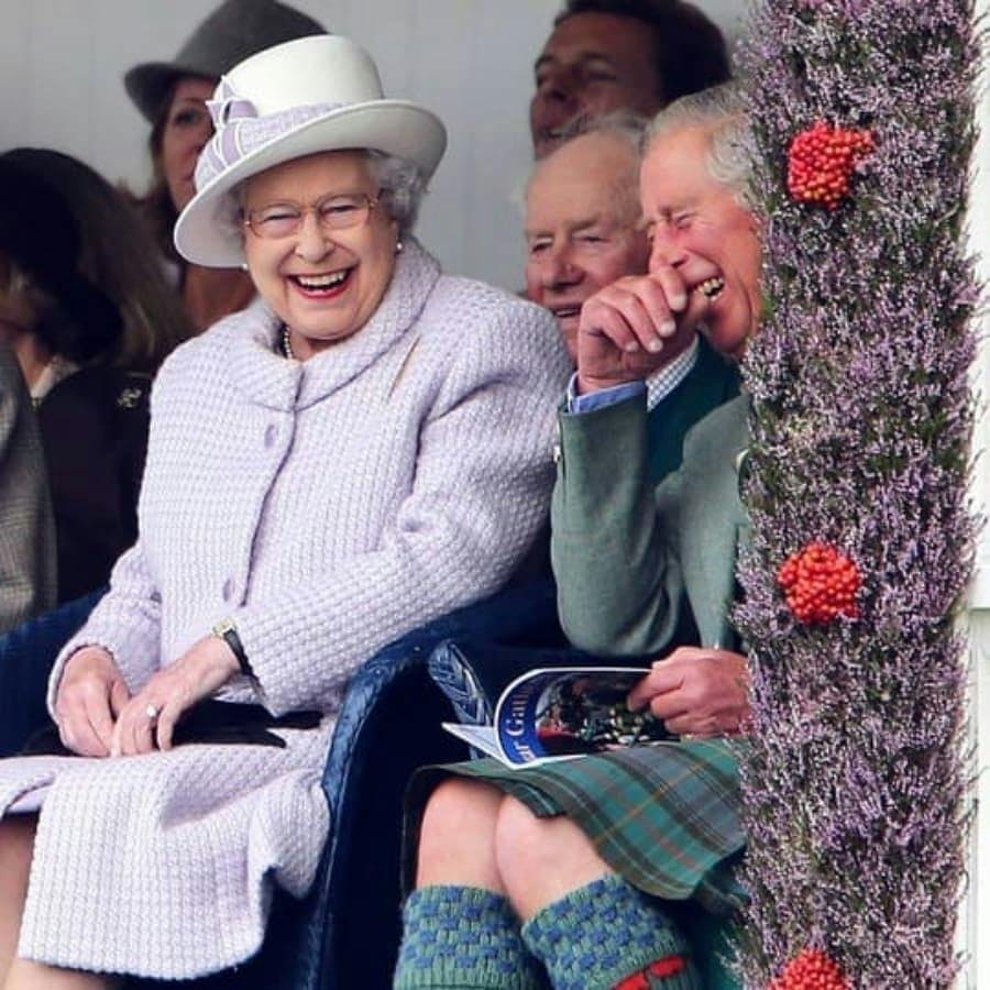 Príncipe Charles e a Rainha Elizabeth