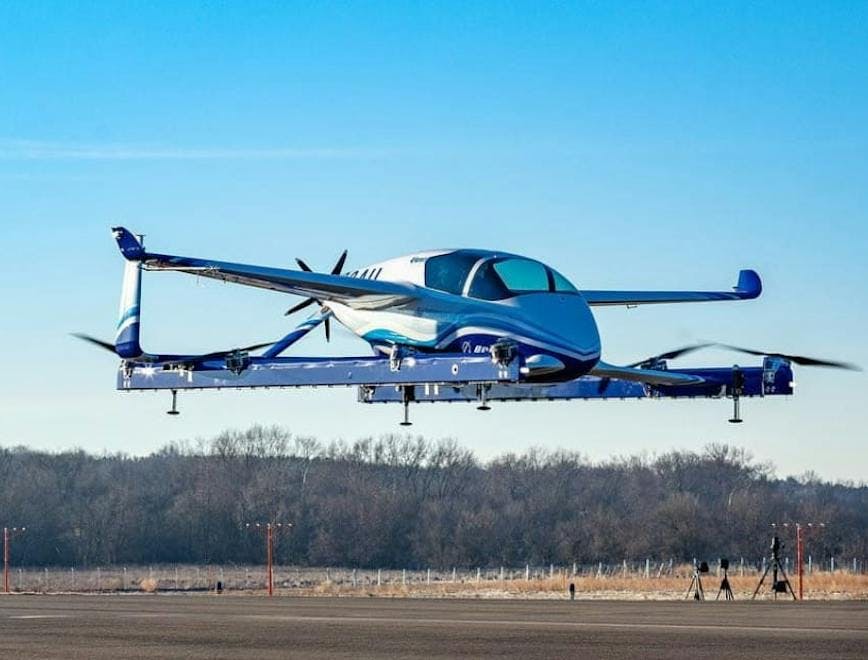 Boeing faz voo experimental com carro voador!