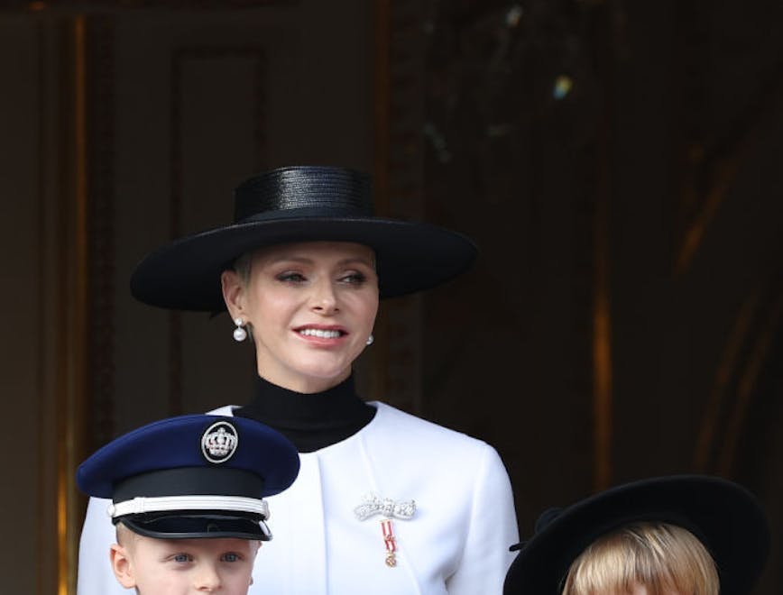 Princesa Charlene de Mônaco ao lado dos filhos, o príncipe Jacques a princesa Gabriella (Foto: Getty Images)