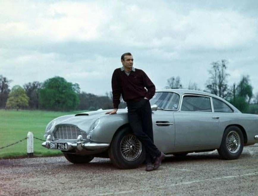 Aston Martin DB5, do filme 007 contra Goldfinger