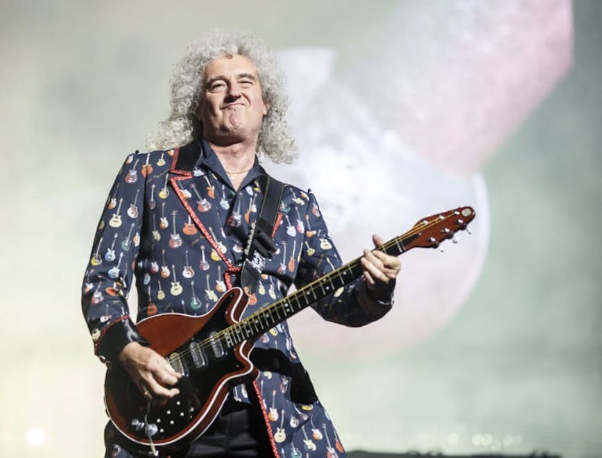 Guitarrista do Queen tem mansão destruída por inundação