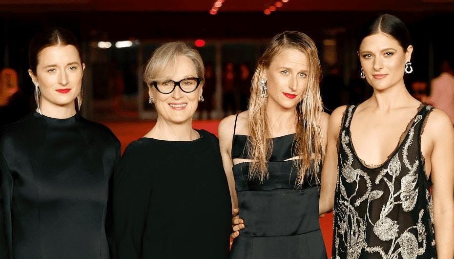 Meryl Streep ao lado das filhas (Foto: Getty Images)