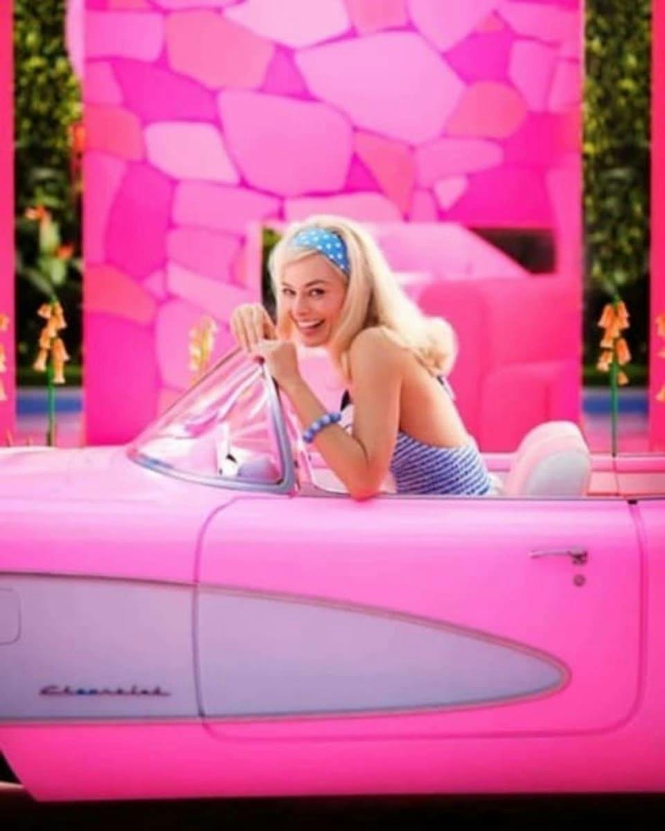Margot Robbie nas gravações de "Barbie"