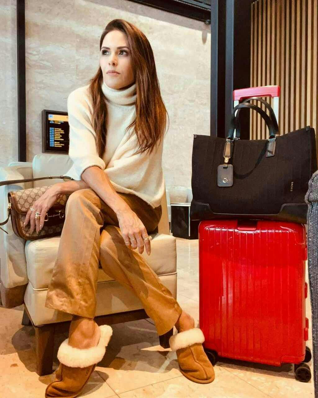 person sitting accessories bag handbag baggage